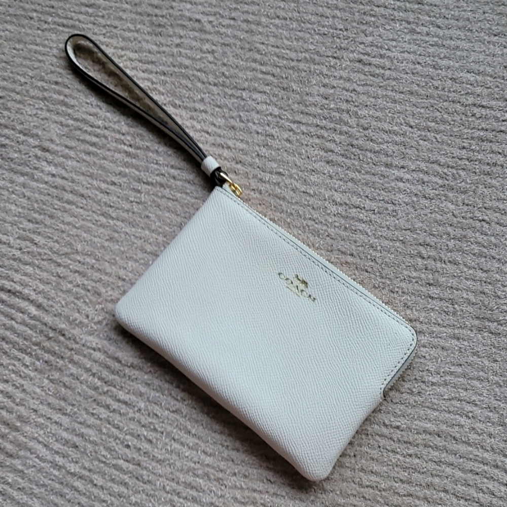 Coach Wristlet cream with gold zipper